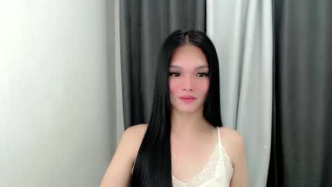 lanawyatt_ online show from October 2025 03:45:01 PM