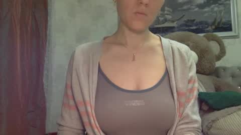 langoria online show from November 2025 07:52:02 PM