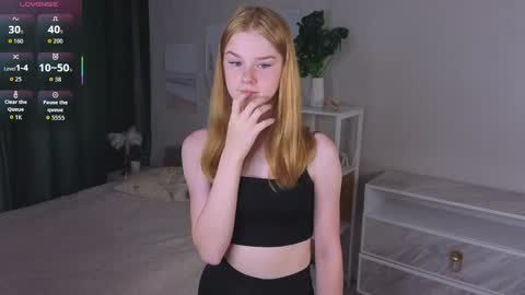 Snapshot of laniehohenberger chatting on June 2026 01:21:02 AM Hello everyone Im Gena online show from June 2026 01:21:02 AM