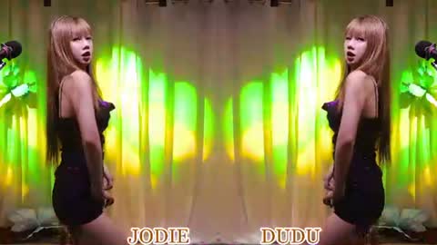 Snapshot of lankwaifong_cindy chatting on June 2026 03:37:02 AM lankwaifong_cindy online show from June 2026 03:37:02 AM