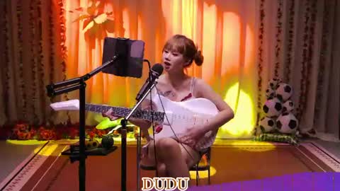 Snapshot of lankwaifong_cindy chatting on June 2026 03:32:02 PM lankwaifong_cindy online show from June 2026 03:32:02 PM