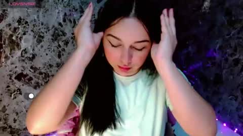 Lanna online show from November 2025 01:10:01 PM