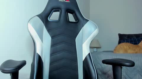 Lanna online show from February 2025 12:32:01 AM