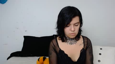 LANNIE   online show from January 2025 09:51:02 PM