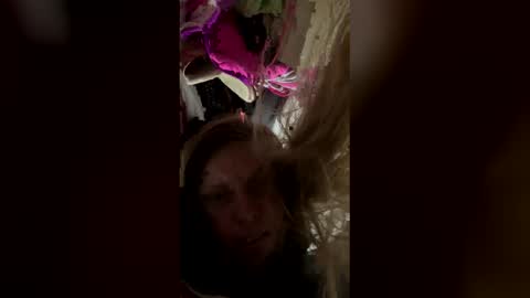 laquail online show from April 2026 01:41:02 PM