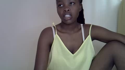 Snapshot of lara5872 chatting on January 2026 07:45:01 AM lara online show from January 2026 07:45:01 AM