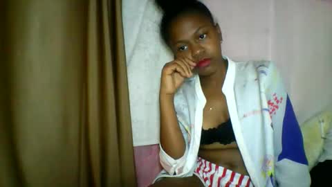Snapshot of lara_belle chatting on May 2026 11:34:04 PM lara_belle online show from May 2026 11:34:04 PM