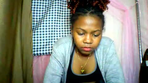 Snapshot of lara_belle chatting on June 2026 02:53:01 AM lara_belle online show from June 2026 02:53:01 AM