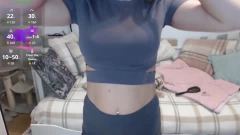 Snapshot of lara_c_rau chatting on November 2025 04:20:01 PM Lara online show from November 2025 04:20:01 PM