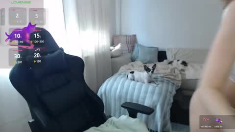Snapshot of lara_c_rau chatting on June 2026 03:27:02 PM Lara online show from June 2026 03:27:02 PM