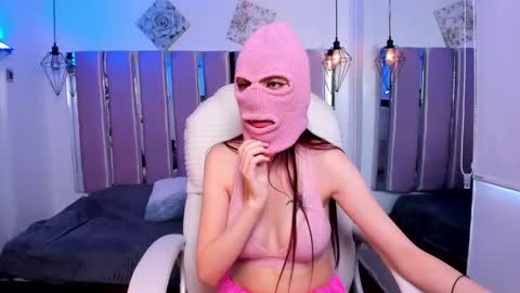 Laura online show from February 2025 06:11:01 PM