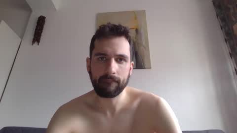 laraaan online show from December 2025 10:11:02 AM