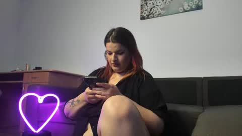 Snapshot of larahartt chatting on June 2026 06:45:02 AM Lara Hartt online show from June 2026 06:45:02 AM