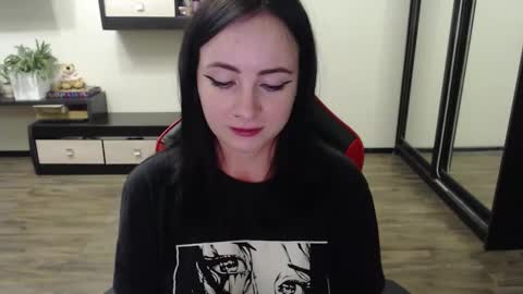 Laralianna online show from September 2025 04:00:02 PM