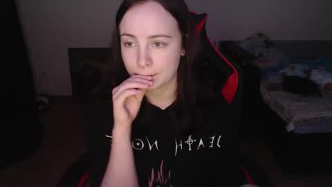 Laralianna online show from December 2025 06:34:02 PM