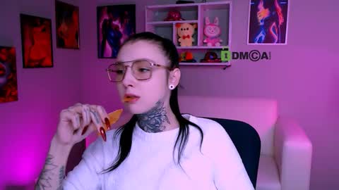 Snapshot of laratiz chatting on November 2025 10:34:02 AM laratiz online show from November 2025 10:34:02 AM