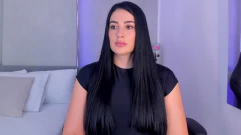 Laura online show from July 2026 07:38:01 PM
