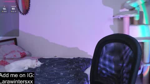 larawinters online show from October 2025 09:35:01 PM