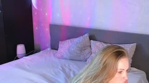Snapshot of larine_morgan chatting on April 2026 12:16:02 AM LarineGMT7 UTC6 online show from April 2026 12:16:02 AM