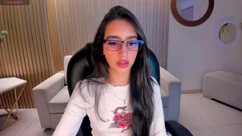 Larisa Smirnov online show from October 2025 04:46:02 AM