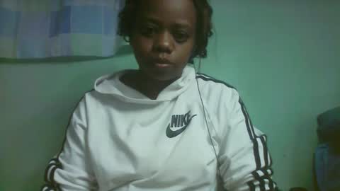 larissa645771 online show from November 2025 05:57:01 PM