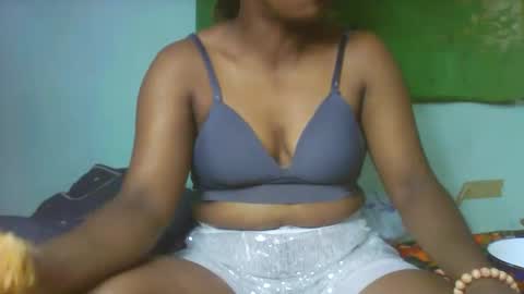 Snapshot of larissa645771 chatting on February 2026 09:32:02 AM larissa645771 online show from February 2026 09:32:02 AM