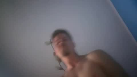 larry009 online show from January 2026 03:42:02 AM