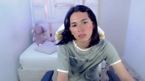 larry online show from April 2026 08:43:02 PM