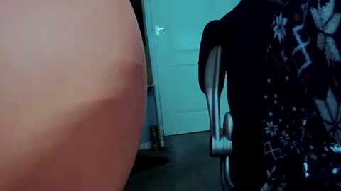 latexchris77 online show from December 2024 11:05:02 AM