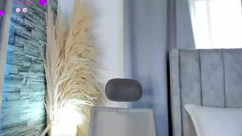 Snapshot of latikamarala_ chatting on May 2026 01:51:02 PM Lorena online show from May 2026 01:51:02 PM
