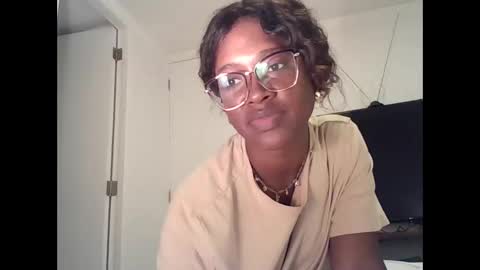 Snapshot of latina033 chatting on October 2025 11:53:01 PM latina033 online show from October 2025 11:53:01 PM