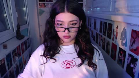 miiiiiiaaaa online show from January 2025 01:29:01 PM