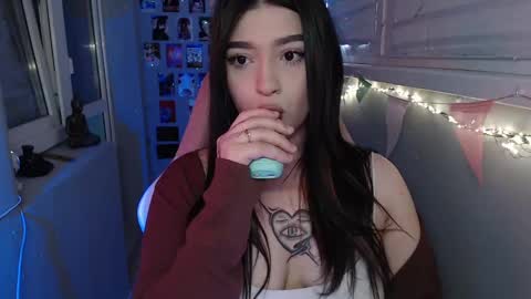 miiiiiiaaaa online show from March 2025 01:06:02 PM