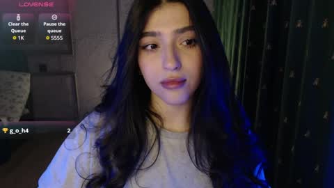 Snapshot of latina_mia chatting on May 2026 03:30:01 PM miiiiiiaaaa online show from May 2026 03:30:01 PM