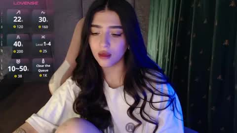 Snapshot of latina_mia chatting on May 2026 05:40:01 PM miiiiiiaaaa online show from May 2026 05:40:01 PM