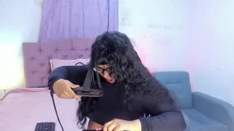 Snapshot of latinabombsheell chatting on May 2026 05:57:02 AM Martina online show from May 2026 05:57:02 AM