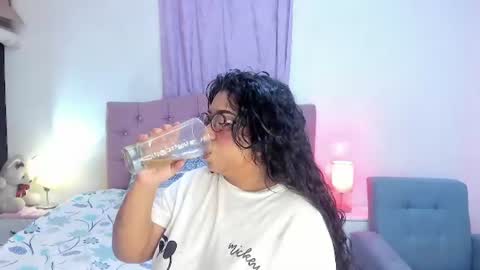 Snapshot of latinabombsheell chatting on June 2026 04:37:01 AM Martina online show from June 2026 04:37:01 AM