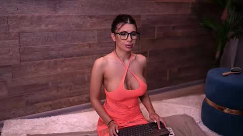 Latina online show from October 2025 04:51:01 PM