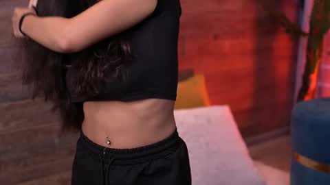 Latina online show from November 2025 01:26:02 PM