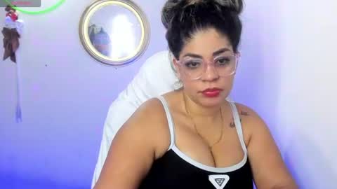 Snapshot of latinamav22 chatting on June 2026 02:44:01 AM latinamav22 online show from June 2026 02:44:01 AM