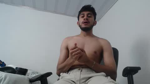 Snapshot of latinbunny7779 chatting on December 2024 04:36:02 AM camilo online show from December 2024 04:36:02 AM