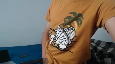 Snapshot of latinbunny7779 chatting on December 2024 01:18:02 AM camilo online show from December 2024 01:18:02 AM