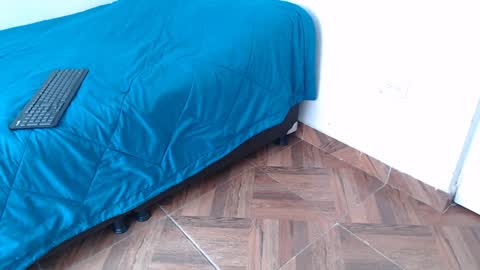 Snapshot of latinbunny7779 chatting on January 2025 04:59:02 PM camilo online show from January 2025 04:59:02 PM