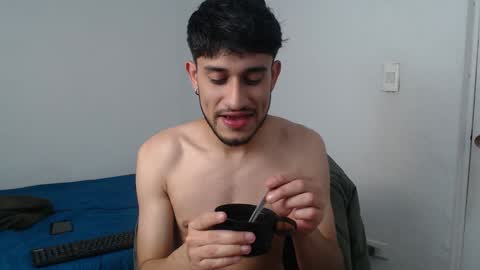 Snapshot of latinbunny7779 chatting on February 2025 07:35:01 AM camilo online show from February 2025 07:35:01 AM