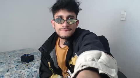 Snapshot of latinbunny7779 chatting on February 2025 06:58:02 AM camilo online show from February 2025 06:58:02 AM