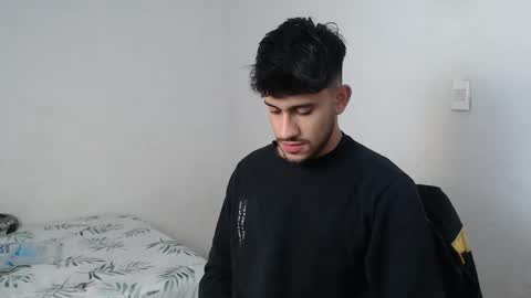 Snapshot of latinbunny7779 chatting on March 2025 07:03:01 AM camilo online show from March 2025 07:03:01 AM