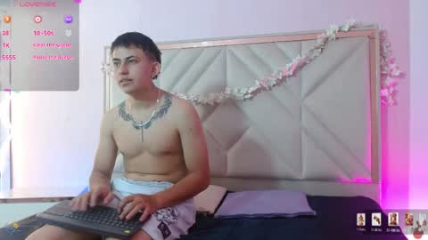 Snapshot of latinfire_tay chatting on May 2026 12:39:02 AM Alicia y Liam online show from May 2026 12:39:02 AM