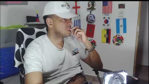 Snapshot of latinmartin254 chatting on June 2026 04:41:02 AM latinmartin254 online show from June 2026 04:41:02 AM