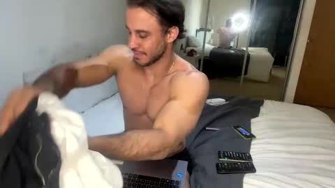 Snapshot of latino_rodri chatting on April 2026 07:06:02 PM latino_rodri online show from April 2026 07:06:02 PM
