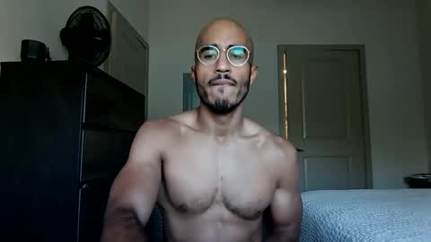 Snapshot of latinomixedbbc chatting on November 2025 04:40:01 PM latinomixedbbc online show from November 2025 04:40:01 PM